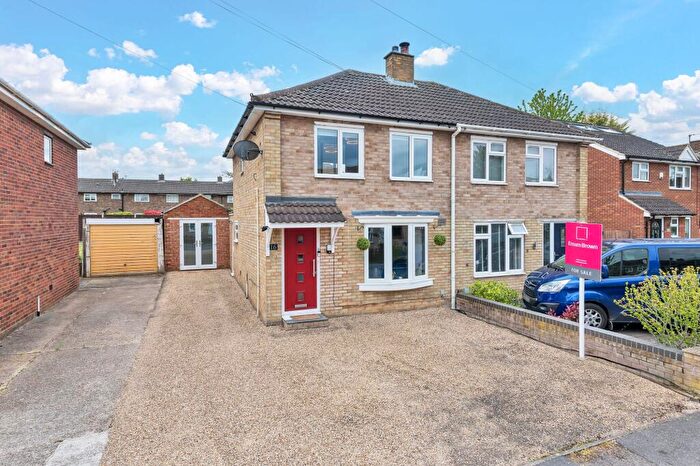 3 Bedroom Semi Detached House For Sale In The Close, Royston, SG8
