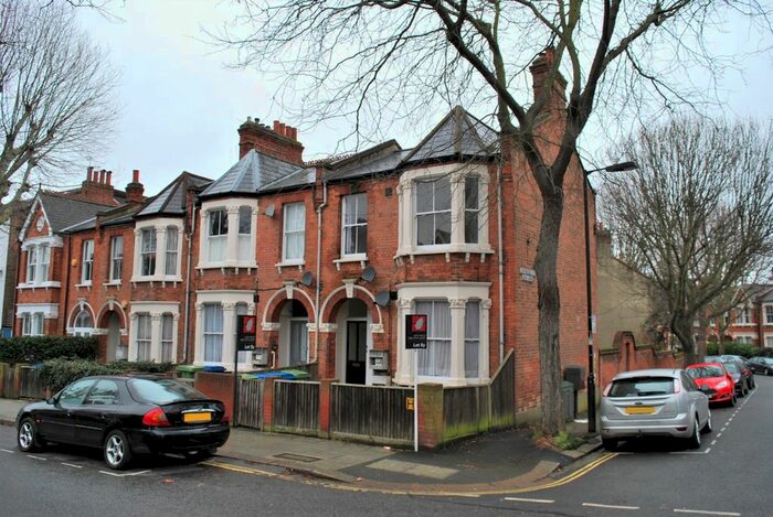 2 Bedroom Flat To Rent In Oglander Road, London, SE15