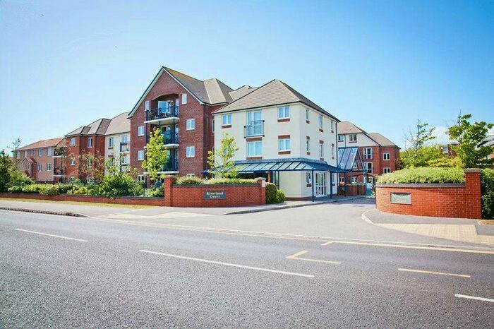 1 Bedroom Flat To Rent In Stour Road, Christchurch, Dorset, BH23