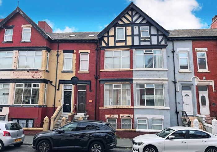 13 Bedroom Terraced House For Sale In Lonsdale Road, Blackpool, Lancashire, FY1