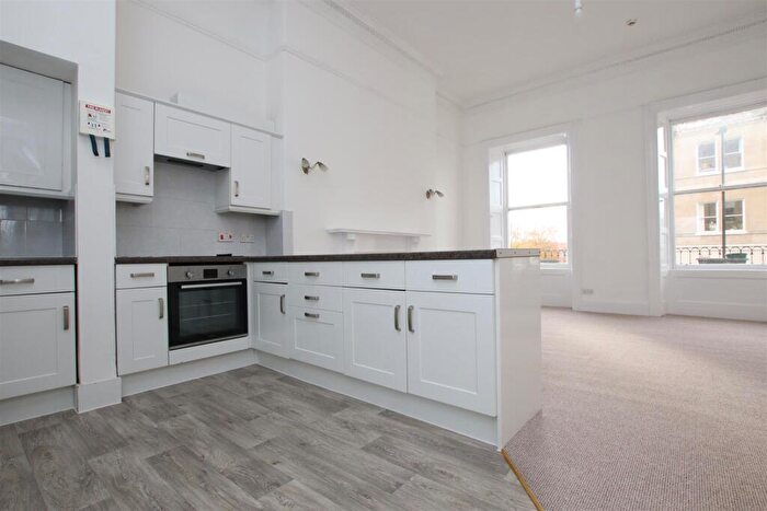 2 Bedroom Flat To Rent In Portland Place, Bath, BA1