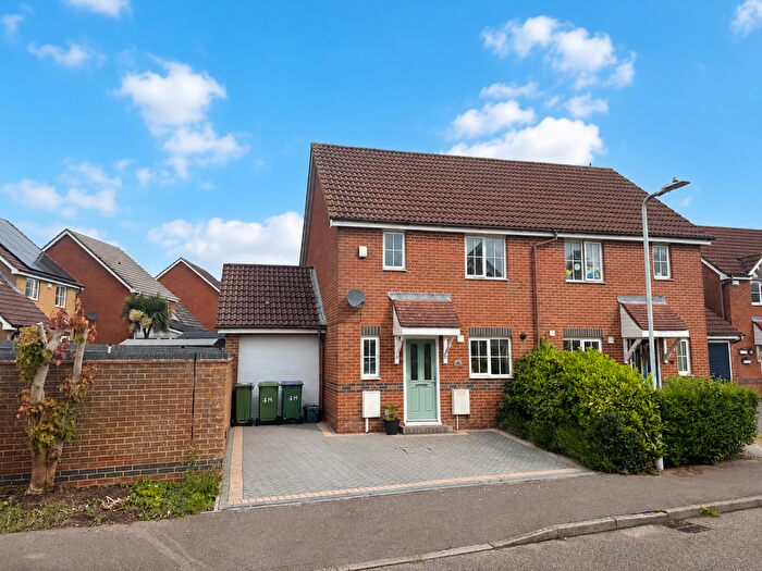 3 Bedroom Semi Detached House For Sale In Pritchard Drive, Hawkinge, Folkestone, CT18