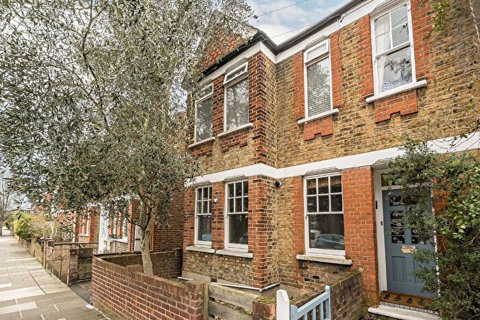 2 Bedroom Flat For Sale In Dancer Road, Kew, Richmond, TW9
