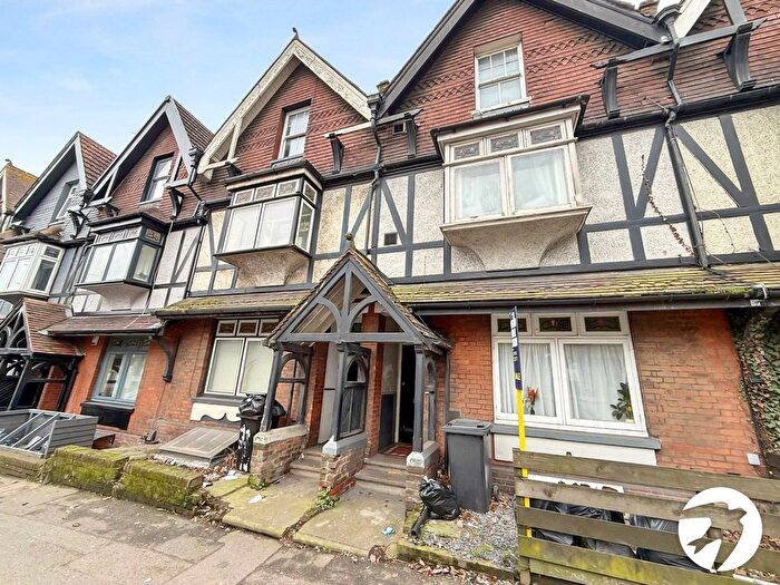 1 Bedroom Studio To Rent In London Road, Rochester, Kent, ME2