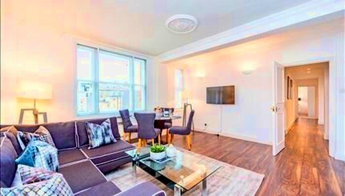 2 Bedroom Flat To Rent In Hill Street, London, W1J