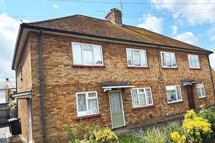 2 Bedroom Maisonette For Sale In Cedar Court, Egham, Surrey, TW20