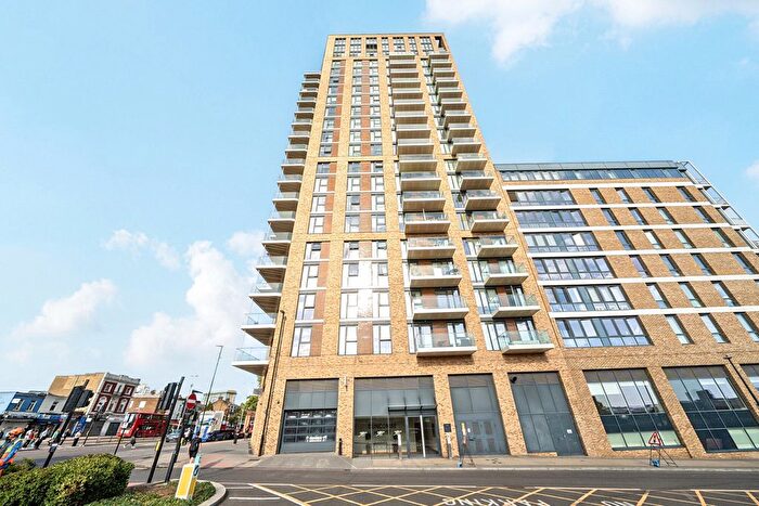 3 Bedroom Flat For Sale In Victory Parade, Royal Arsenal, Woolwich, SE18