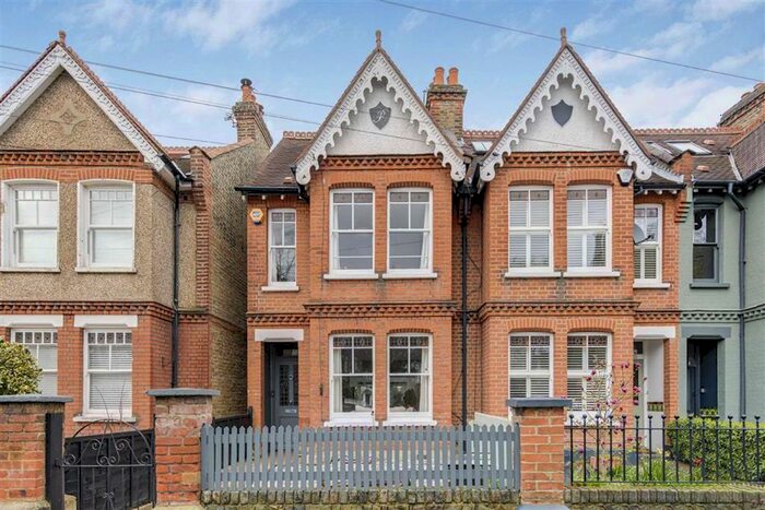 4 Bedroom Property To Rent In Princes Road, Teddington, TW11