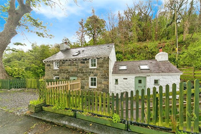 2 Bedroom Cottage For Sale In Gyrn Goch, Caernarfon, Gwynedd, LL54