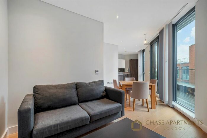 1 Bedroom Flat To Rent In Millennium House, Plaza Gardens, Putney, SW15