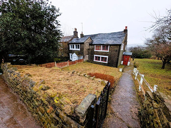 3 Bedroom Cottage For Sale In Manor Farm, Knowls Lane, Lees, OL4