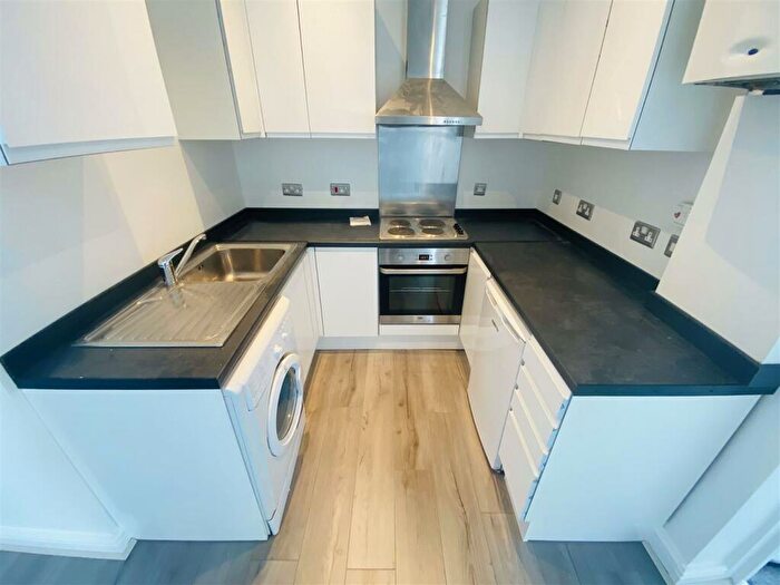 2 Bedroom Flat To Rent In B Garden Flat, Toronto Road, BS7