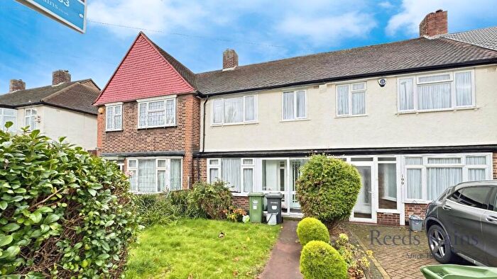 3 Bedroom Terraced House For Sale In Conisborough Crescent, London, SE6