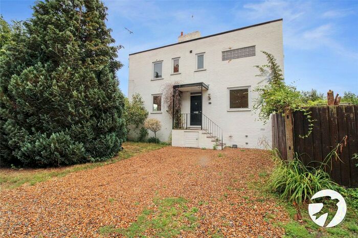 3 Bedroom Detached House To Rent In Downs Road, Istead Rise, Gravesend, Kent, DA13