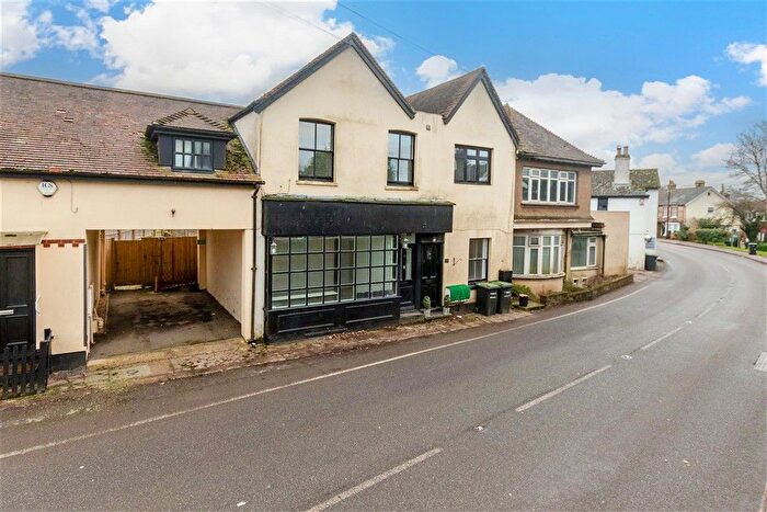 2 Bedroom Maisonette For Sale In Wrotham Road, Meopham Green, Kent, DA13