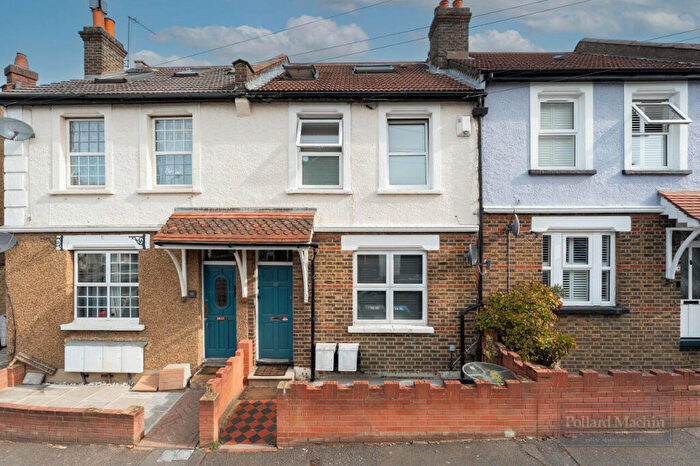 3 Bedroom House For Sale In Bynes Road, South Croydon, CR2