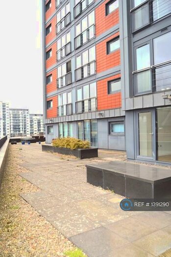 2 Bedroom Flat To Rent In River Heights, Glasgow, G3