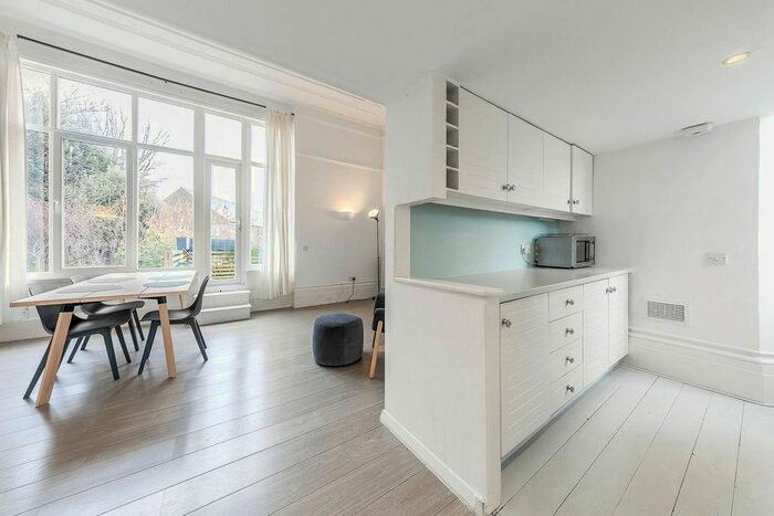 1 Bedroom Flat To Rent In Park Hill, Clapham, London, SW4