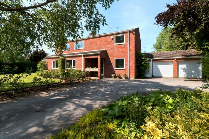 4 Bedroom Detached House For Sale In The Green, Poulshot, Wiltshire, SN10