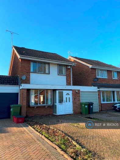 3 Bedroom Detached House To Rent In Hebden Avenue, Warwick, CV34