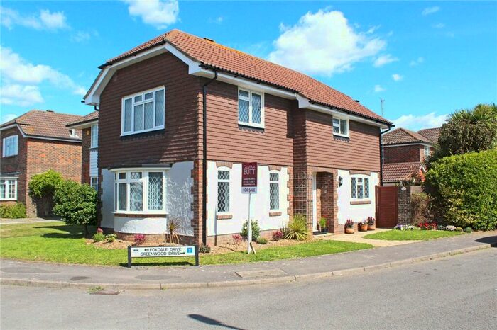 3 Bedroom House To Rent In Greenwood Drive, Angmering, West Sussex, BN16