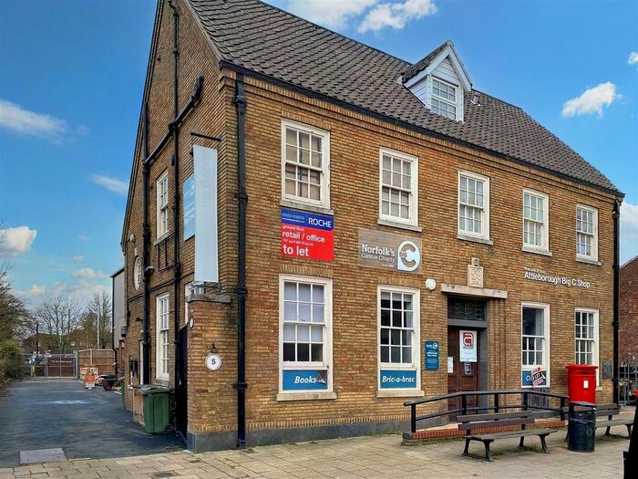 2 Bedroom Flat For Sale In High Street, Attleborough, NR17