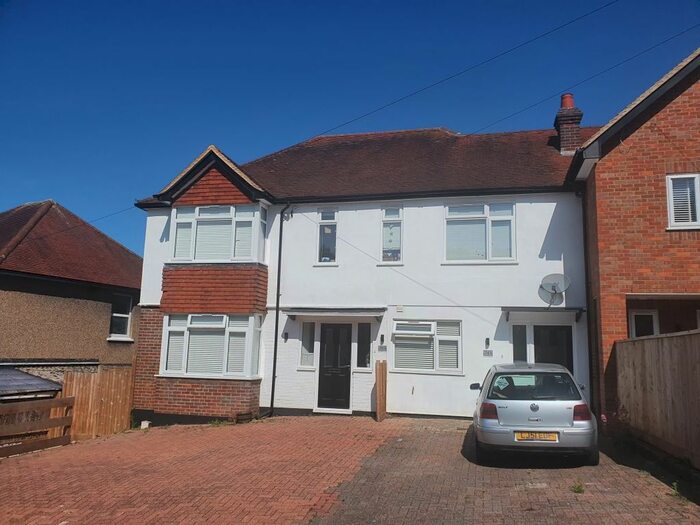 2 Bedroom Property To Rent In Totteridge Road, High Wycombe, HP13
