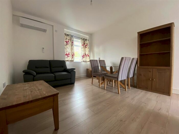 1 Bedroom Flat To Rent In Lincoln Road, Peterborough, PE1