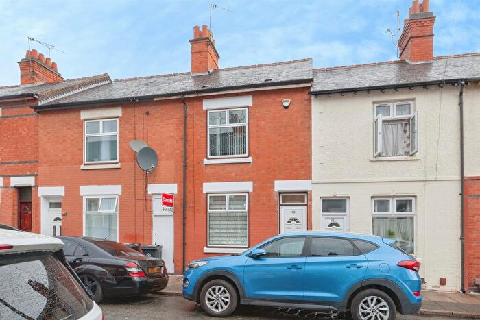 3 Bedroom Terraced House For Sale In Dronfield Street, Leicester, LE5
