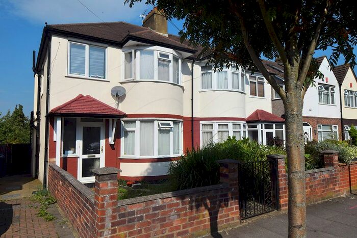 3 Bedroom Semi-Detached House To Rent In Middleton Avenue, Greenford, UB6
