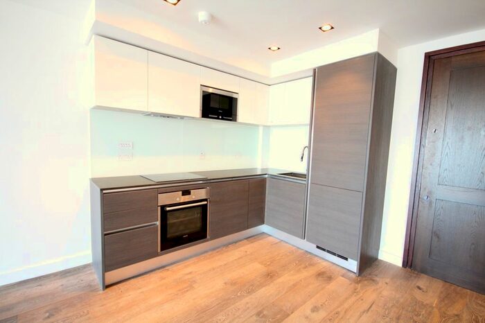1 Bedroom Flat To Rent In Macaulay Road, Clapham Old Town, SW4