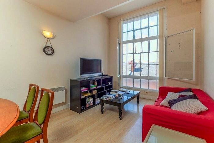 2 Bedroom Flat To Rent In Hartley Road, Nottingham, NG7