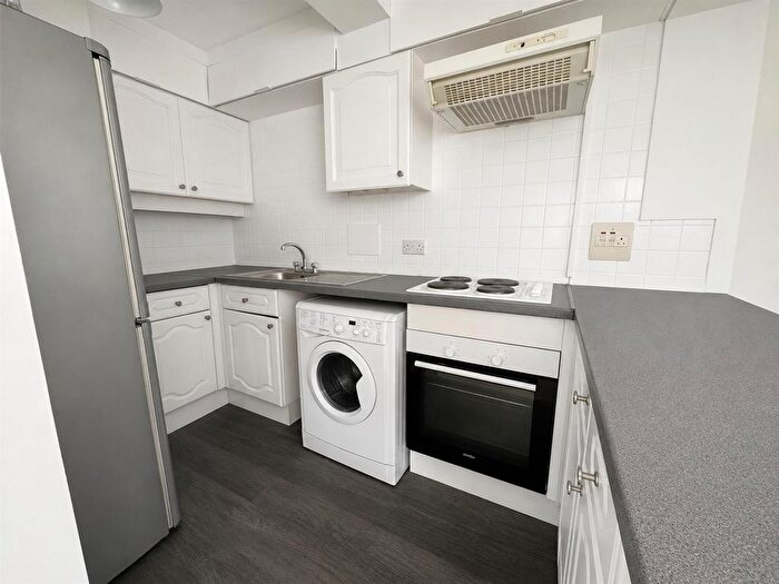 1 Bedroom Maisonette To Rent In Adams Square, Bexleyheath, DA6