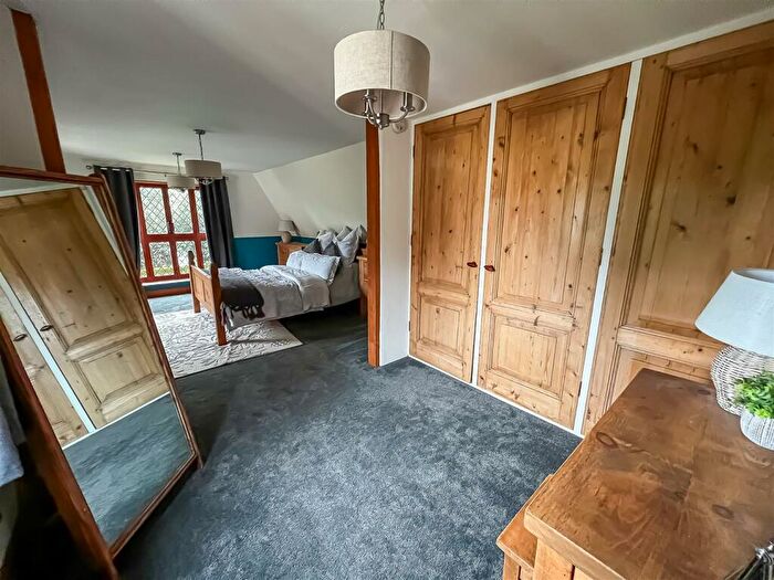 5 Bedroom Semi-Detached House For Sale In Queen Street, Great Oakley, CO12