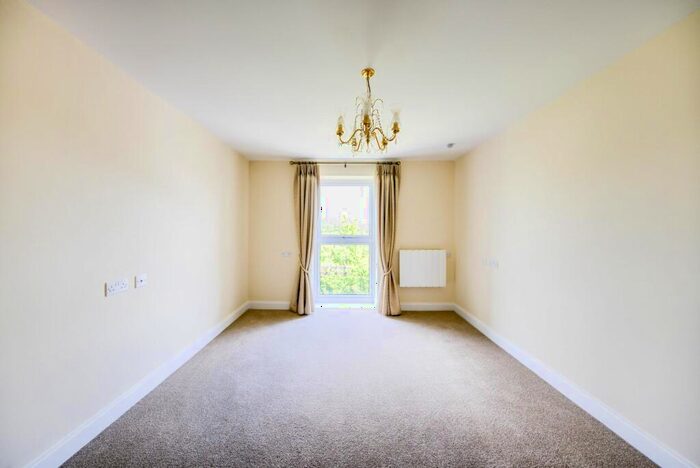 1 Bedroom Apartment For Sale In Springfield Close, Stratford-Upon-Avon, CV37