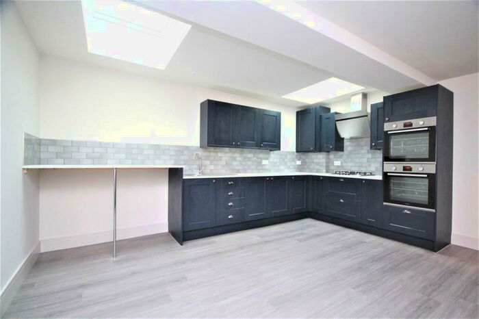 1 Bedroom Property To Rent In North Road, Lancing, West Sussex, BN15