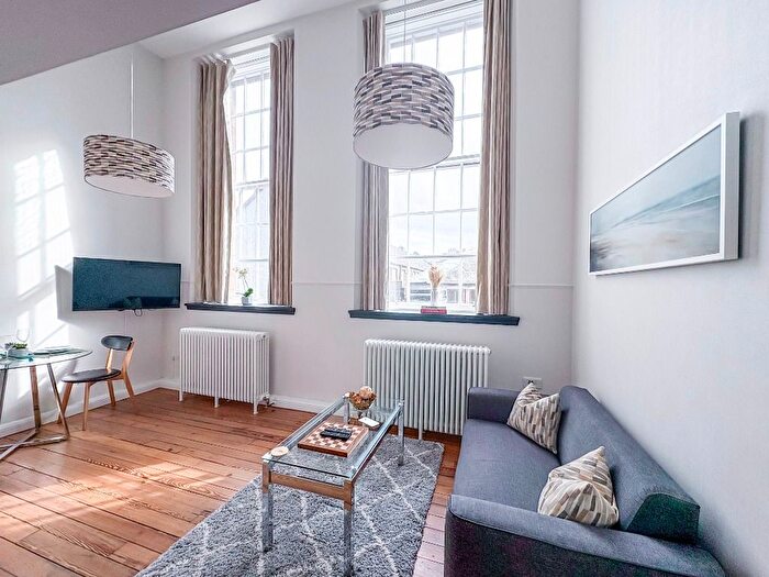 1 Bedroom Flat To Rent In Flat, Mcdonald Road, Broughton, Edinburgh, EH7