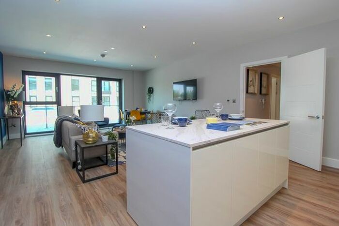 2 Bedroom Flat To Rent In Whitewater House, Bayscape, Cardiff Marina, CF11