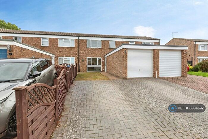3 Bedroom Terraced House To Rent In Dunlin, Letchworth, SG6