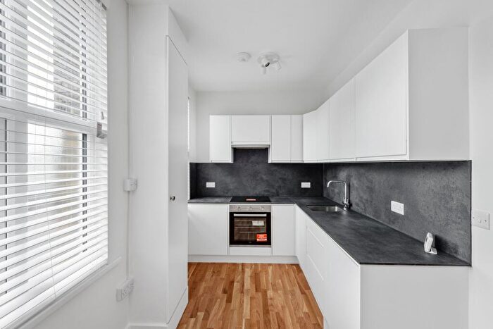 1 Bedroom Flat To Rent In B Bowes House Bowes Road, N13