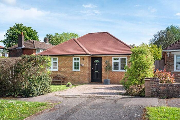 2 Bedroom Detached Bungalow For Sale In Borrowdale Drive, South Croydon, CR2
