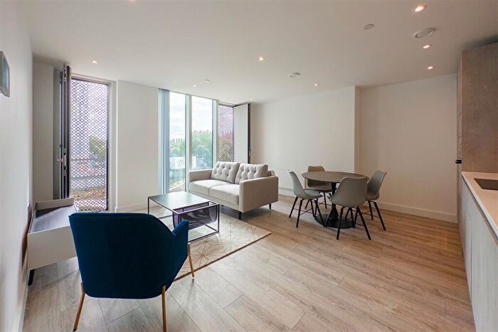 1 Bedroom Apartment To Rent In The Blade, M15