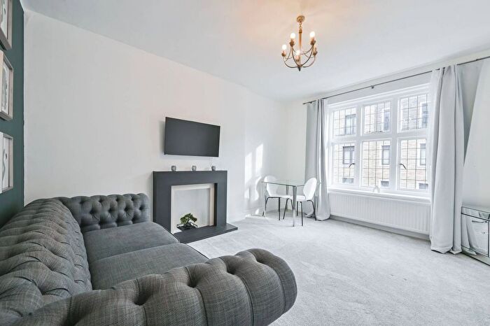 2 Bedroom Flat To Rent In Crawford Place, Marylebone, London, W1H