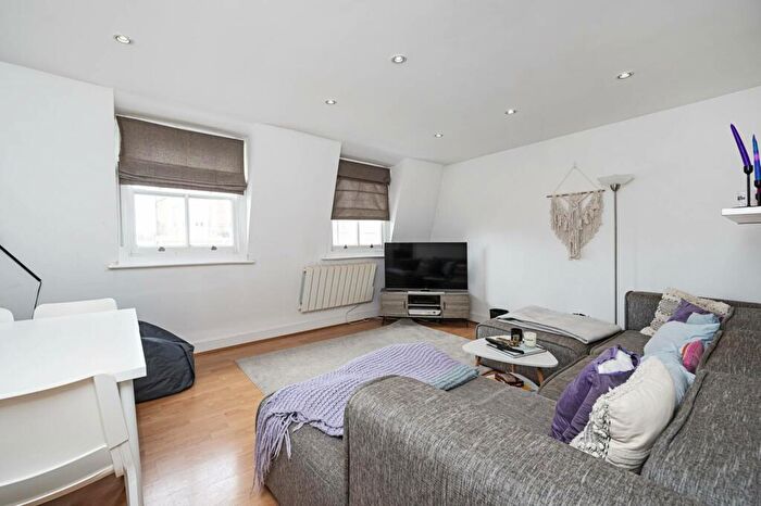 2 Bedroom Flat To Rent In Kingsland Road, Dalston, E8