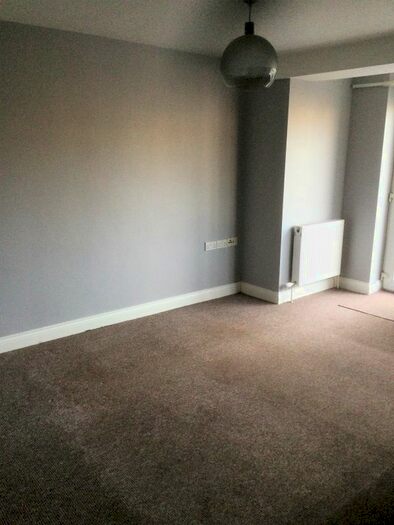 1 Bedroom Flat To Rent In Rax Lane, Bridport, Dorset, DT6