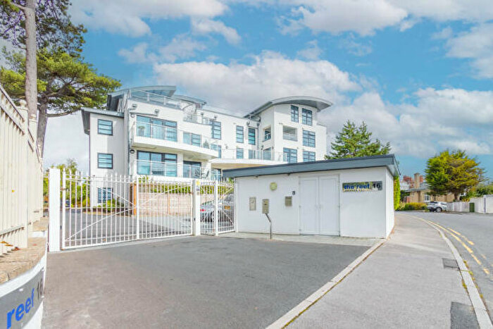 2 Bedroom Flat For Sale In The Reef, Boscombe Spa Road, Bournemouth, BH5
