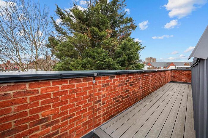 1 Bedroom Flat For Sale In Pound Lane, London, NW10
