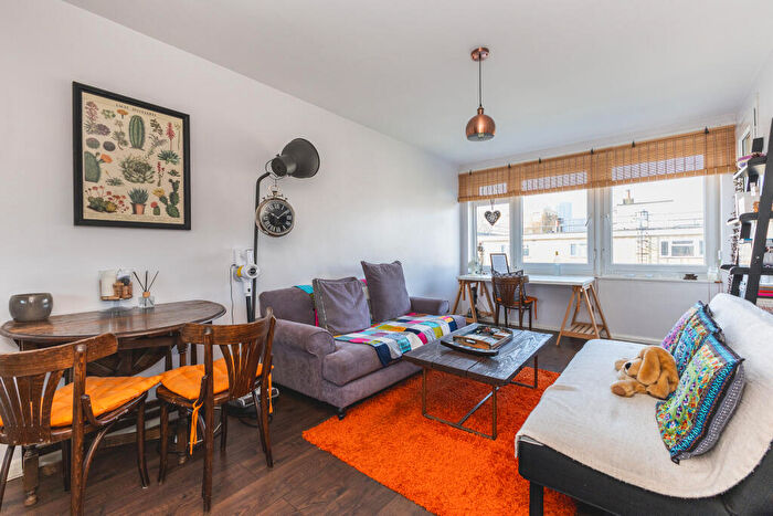 1 Bedroom Flat To Rent In Falstaff House, Arden Estate, London, N1