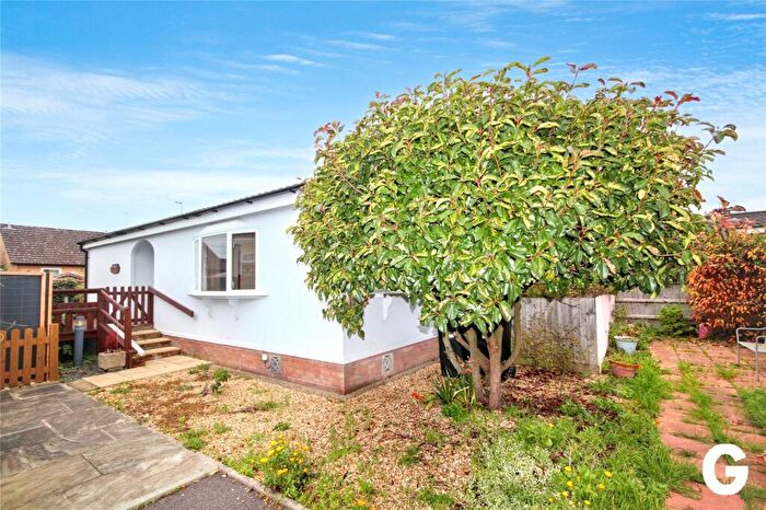 2 Bedroom Park Home For Sale In Pilgrims Park, Southampton Road, Ringwood, Hampshire, BH24