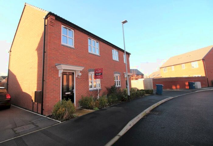 3 Bedroom Semi-Detached House To Rent In Autumn Close, West Bridgford, NG2